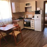 Apartament Simon Vendeghaz