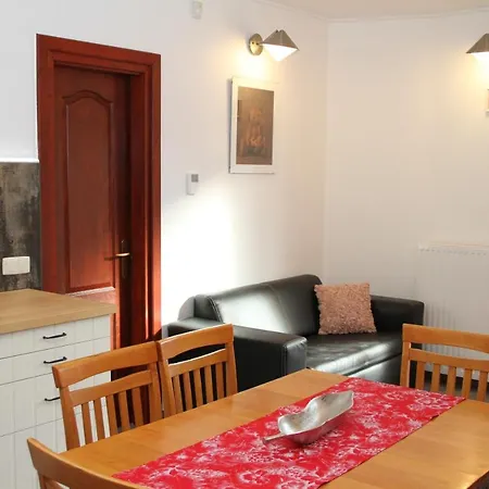 Simon Vendeghaz Lägenhet